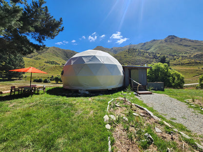 Pīwakawaka Glamping Dome with Fireplace and Private Hot Tub