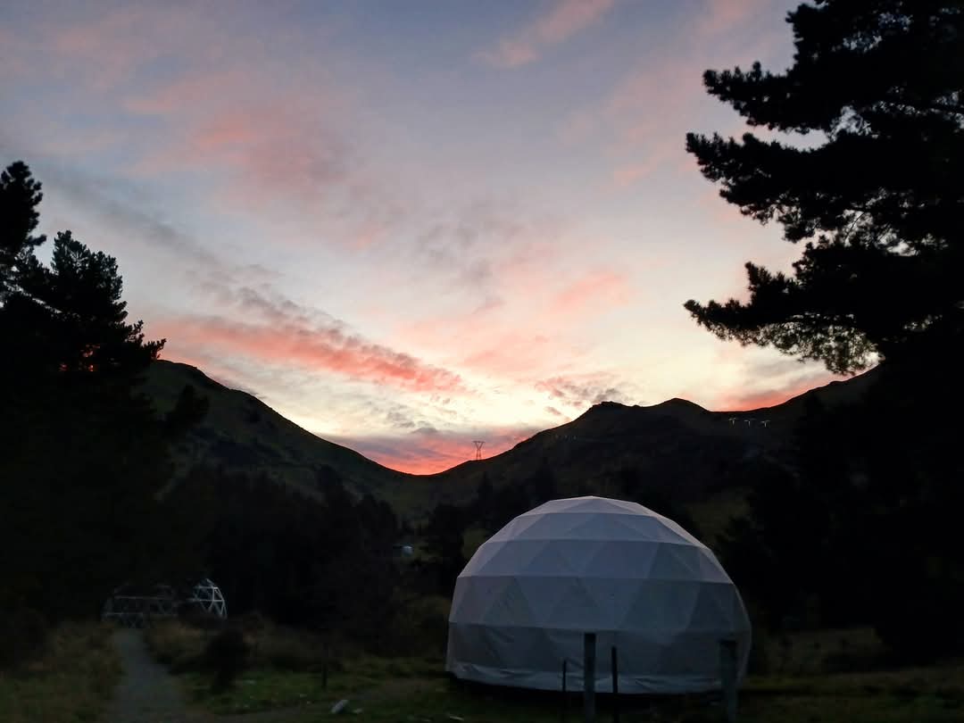 Karearea Geodesic Dome with Panoramic Views and Private Cedar Hot Tub