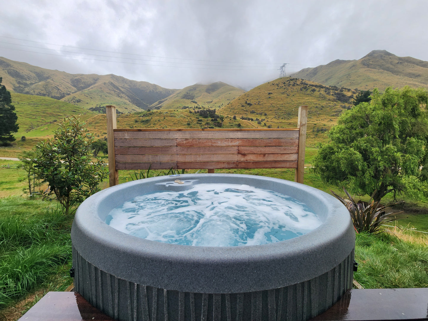 Pīwakawaka Glamping Dome with Fireplace and Private Hot Tub